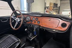 1965_TRIUMPH_TR4a_IRS-25-JPG